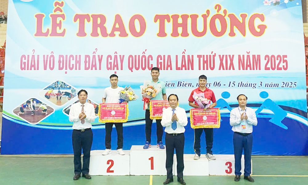 Bac Giang ranks second at 2025 National Pole Push Championship